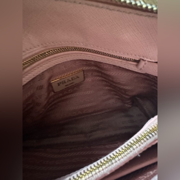 PRADA-AUTHENTIC (Preowned)Pink Saffiano Leather Crossbody Handbag - Picture 2 of 16